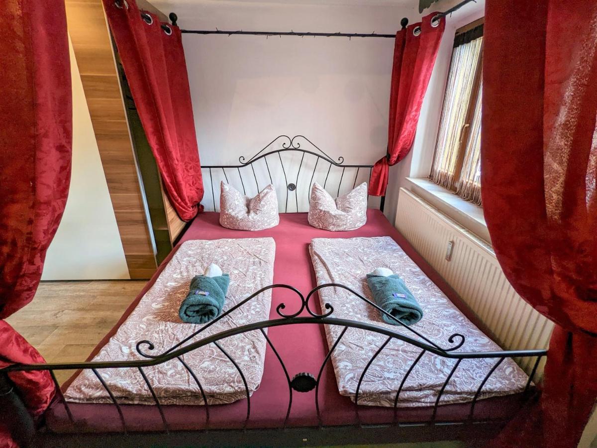 Urlaubstraum Mit Pool, Terrasse & Fluss Im Garten - Ut Apartamento Sebnitz Exterior foto